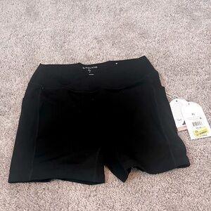 Crisscross Scrunch shorts